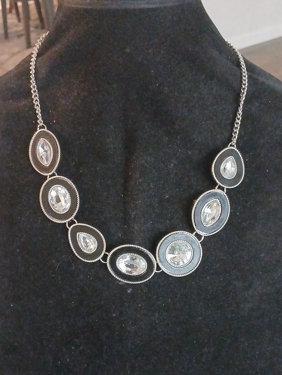 Jewelry - Silver-Tone Crystal Statement Necklace - Clear Crystal Accent